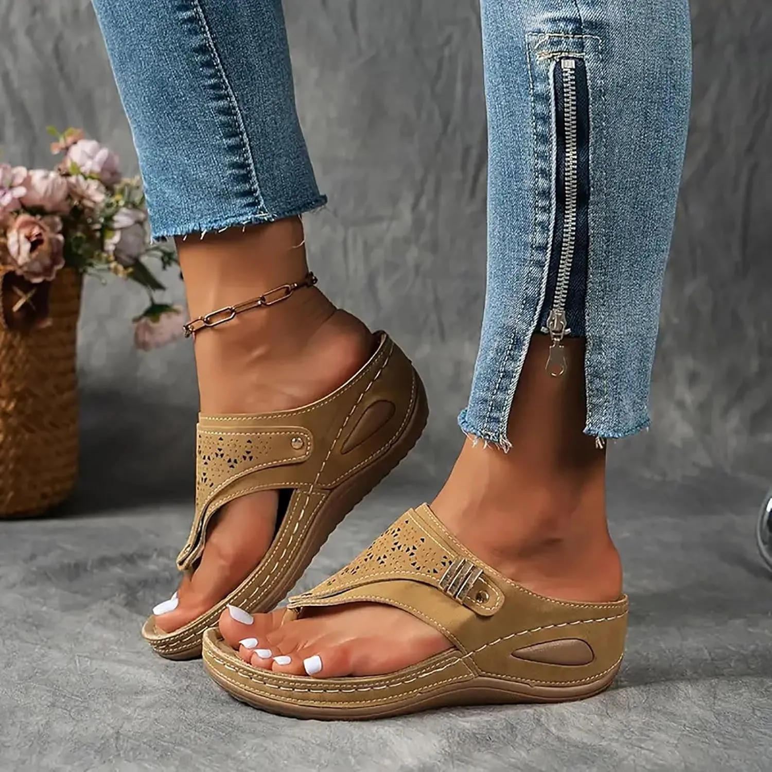 Sandals for Women Womens Arch Support Flip Flops Beach Sandals for Woman Comfortable Summer Beach Thong Sandals